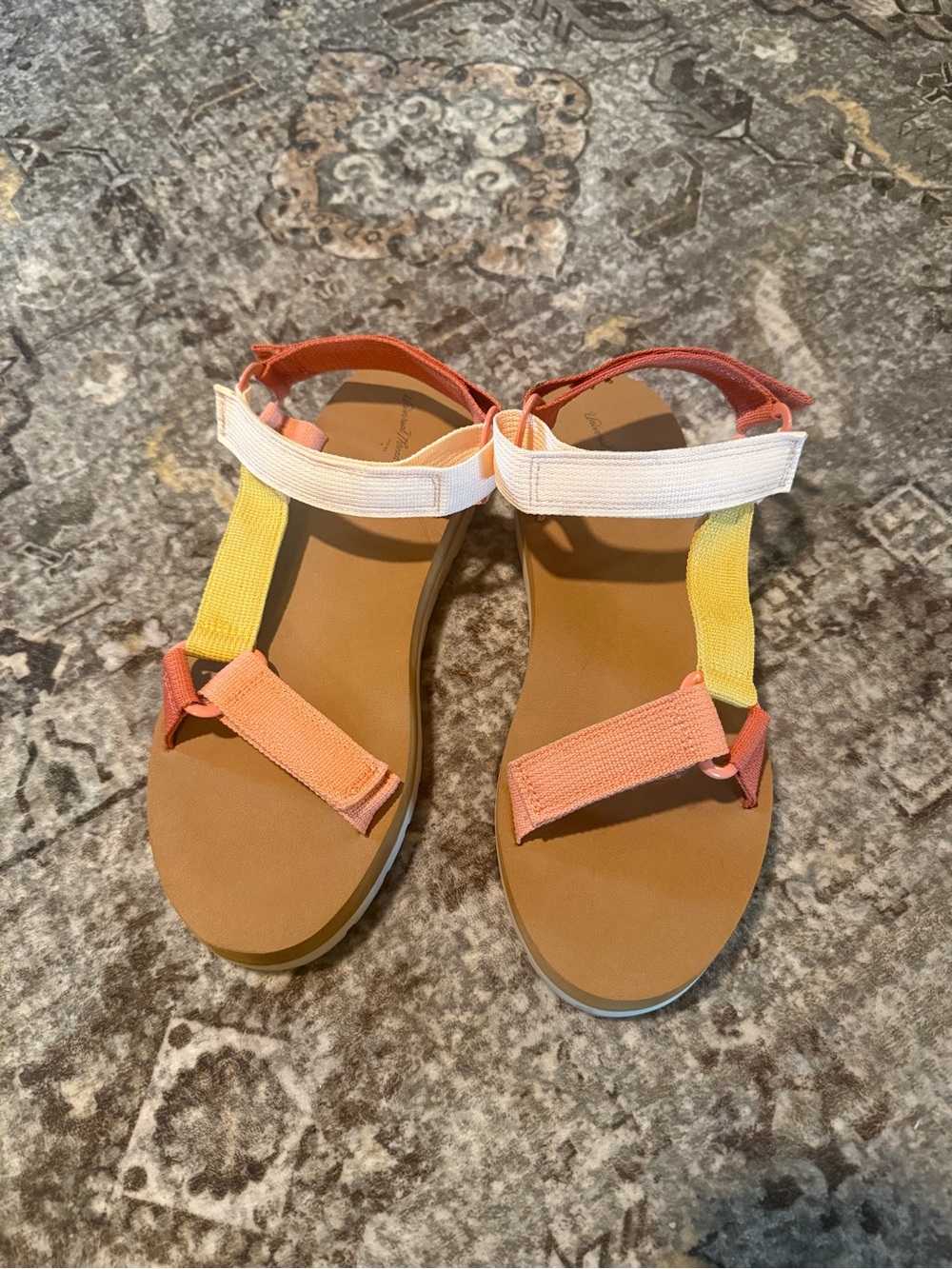 🍑 Universal Thread Women’s Holden Multi-Color Strappy Platform Summer Sandal 10